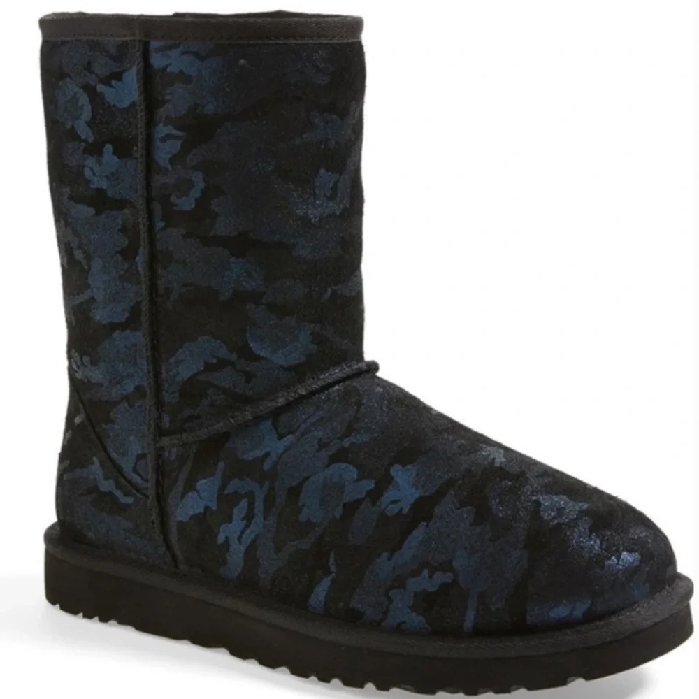 UGG Classic Short Metallic Camo Boot size 7